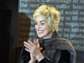 Sharon Stone aime le café