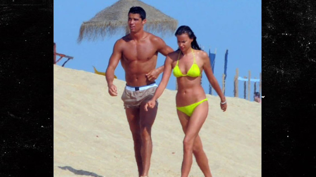 Cristiano Ronaldo DOING Girlfriend on Beach