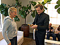 Colin Firth Surprises Ellen with His Oscar!