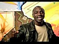 Akon canta pela África