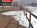 Las olas inundan el paseo marítimo de Blanes