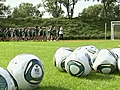 Schiedsrichterin zwischen Männer- und Frauen-Fußball