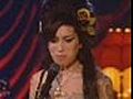 Amy Winehouse no merece el Grammy