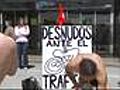 Desnudos ante el tráfico