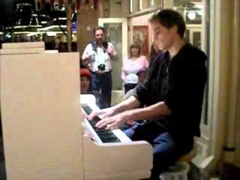 Gust Piano Player at Disneyland