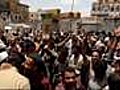 Yemen protesters scuffle with police