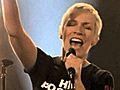 Annie Lennox premiata dalla regina