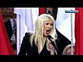 Christina Aguilera se equivoca al cantar el himno en la Superbowl