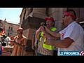 Retraites: une manif en chantant