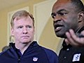 Goodell,  Smith meet with rookies