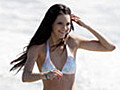 E! News Now - Kendall Makes Waves in a Bikini