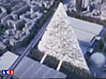 La Tour triangle à Paris : vert feu de la mairie,  les verts mécontents