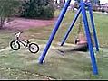 Flip d’une balançoire sur un BMX