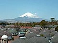 御殿場高原の八重桜と富士山