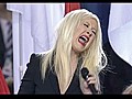 Aguilera erra hino dos EUA na abertura do Super Bowl