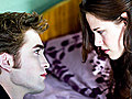 &#039;New Moon&#039; Movie review by Kenneth Turan.