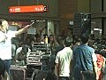 曾蔭權抵筲箕灣宣傳政改方案　分別有市民支持及要求普選