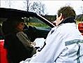 1993  Blik op de Weg - BMW Cabrio na stortregen in beslag genomen met als resultaat familie breuk tussen bmw en gezin,  service per VW politie bus om een rental