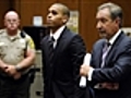 Postergan sentencia contra cantante Chris Brown