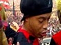 Flamengo: torcida faz festa e artistas comemoram a chegada de Ronaldinho