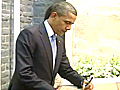 Obama visits 26/11 memorial at Taj Hotel