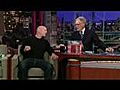 Bruce Willis fait exploser son calçon en direct