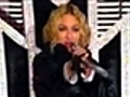 Madonna mostra cicatriz durante jantar no Rio