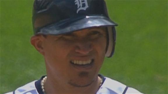 Ordonez Leads Tigers Over Giants