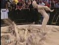 RAW : Mud Match : Trish Stratus vs. Stacy Keibler (19/08/2002).