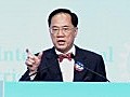 曾蔭權自嘲昨天辯論與對手實力差距太遠