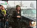 Palin fans wait in snow for book signing