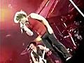 Bon Jovi se lesiona en pleno concierto