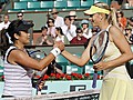 Sharapova cruises into 4th round