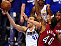 Mavs hold off Heat to even series in Game 4