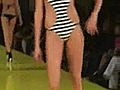 Moda praia da Blue Man é luxuosa