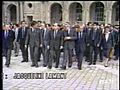 MITTERRAND a la pyramide du Louvre