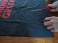 DIY: No sew pillow from an old t-shirt