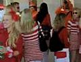 Nederland - Denemarken ... De Bavaria Babes in DutchDress die gearresteerd werden op last van de FIFA