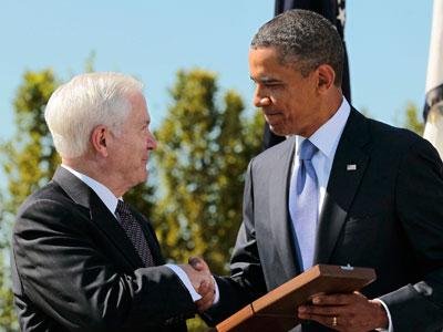 Obama honors Gates on last day as defense chief