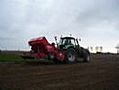 Aardappelen planten ( loonwerker onbekend )