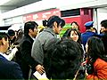 하네다 공항에서 윤태영을 기다리는 일본 팬들