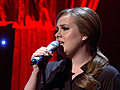 Adele performs  &#039;Someone Like You&#039;
