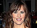 Jennifer Garner Snacks to Help Children in Need