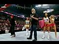 WWE : Monday night RAW : Diva’s pijama pillow fight (with guest hosts Cheech & Chong) (01/03/2010).