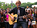 Video: Cody Simpson performs 