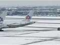UK snow: travellers &#039;face days of delays&#039; at Heathrow airport