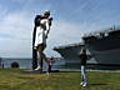 Kissing Sailor turns in 25-foot sculpture