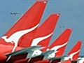 Qantas engineers threaten to strike