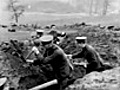 British soldiers digging trenches 1915