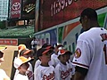 Orioles&#039; Adam Jones teaches kids baseball